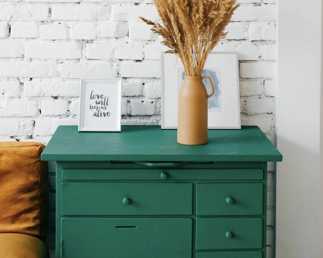 green-drawers-furniture-in-room